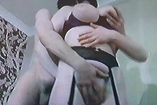 Sex của dì trẻ và trưởng thành trong tư thế cưỡi ngựa. phim se x nhat khong che