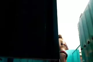 Sex đồi trụy trên ghế tắm se x nhat hay nắng.
