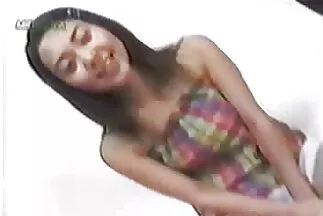 Fucked một se x nhat bản cô gái tóc vàng bị hỏng trong một căn phòng thuê.