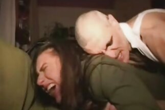 Cô gái nhút nhát