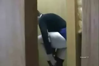 Xé xác em gái tóc phim x nhật bản đỏ trong nhà tắm.