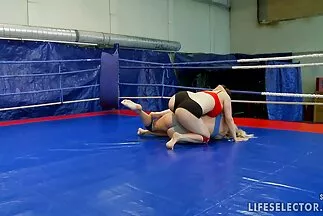 Nhìn bạn gái bị đánh. sẽ x nhat